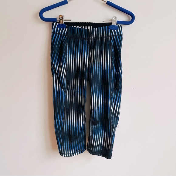 ★ NWOT Ivy Park mid rise Kaleidoscope Leggings - Blue/Black ★ - Picture 4 of 17